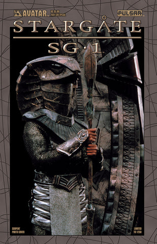 STARGATE SG-1: 2004 Special Serpent Guard Photo